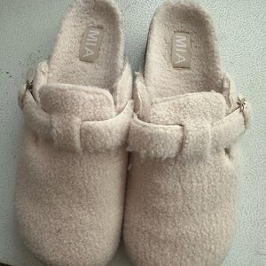 MIA Women's Cream Slip-On Clogs